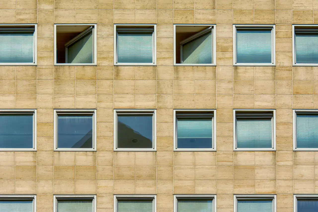 2025年贸易服务行业新规对日用百货供应链的影响分析
